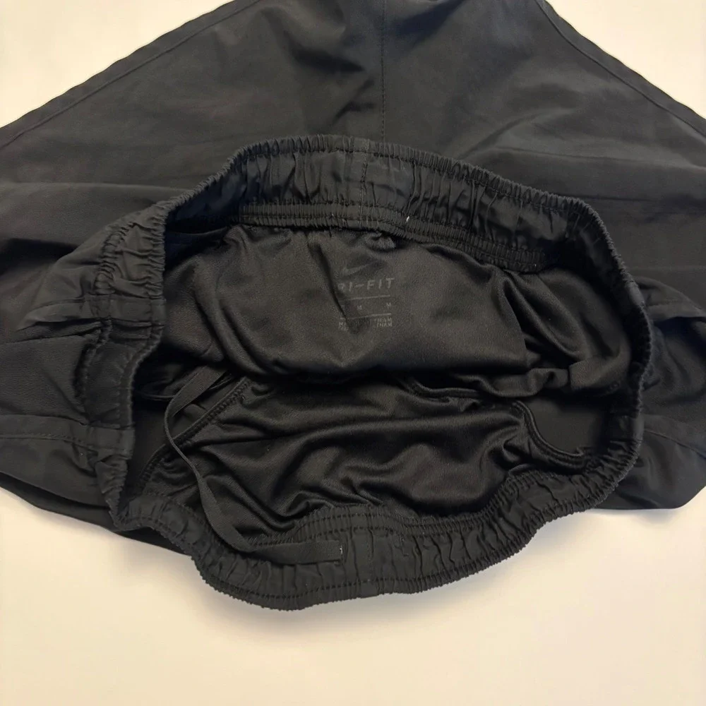 Nike Dri-FIT Running Shorts Womens Medium Black Mesh Panel Athletic Workout 0431